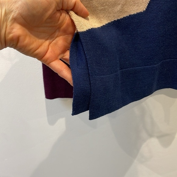 BCBG Maxazria merino wool geometric block color sweater pullover XXS v neck - Picture 6 of 11